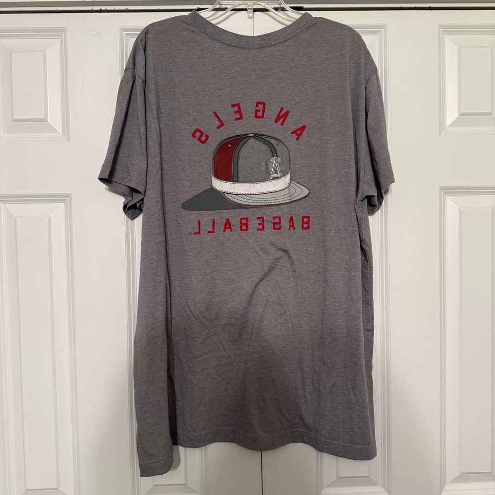 ⭐️ Gray Angels Short Sleeve Rally Tee - Picture 2 of 4